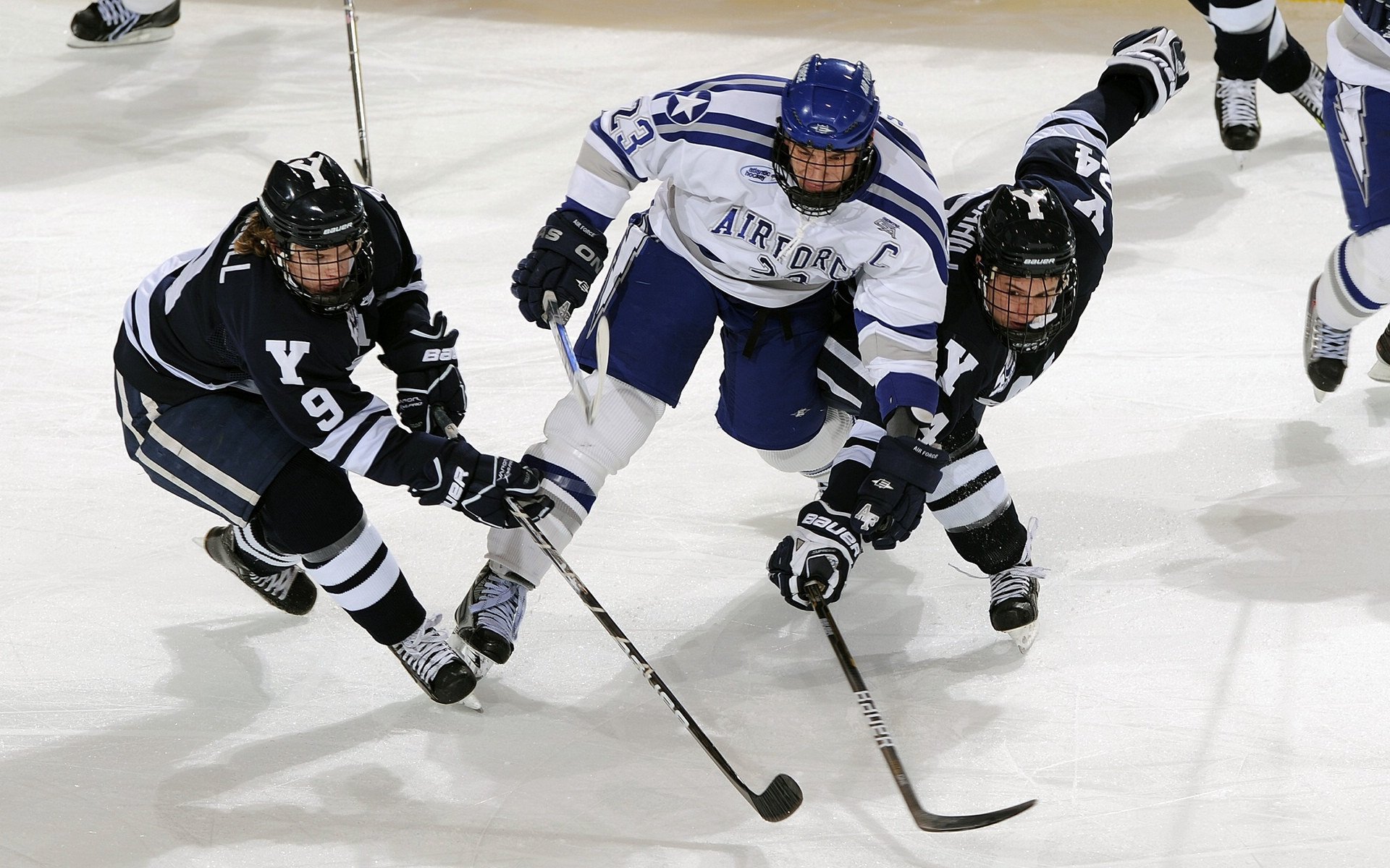 女足比赛球队备战热火朝天,剑拔弩张,女足踢比赛